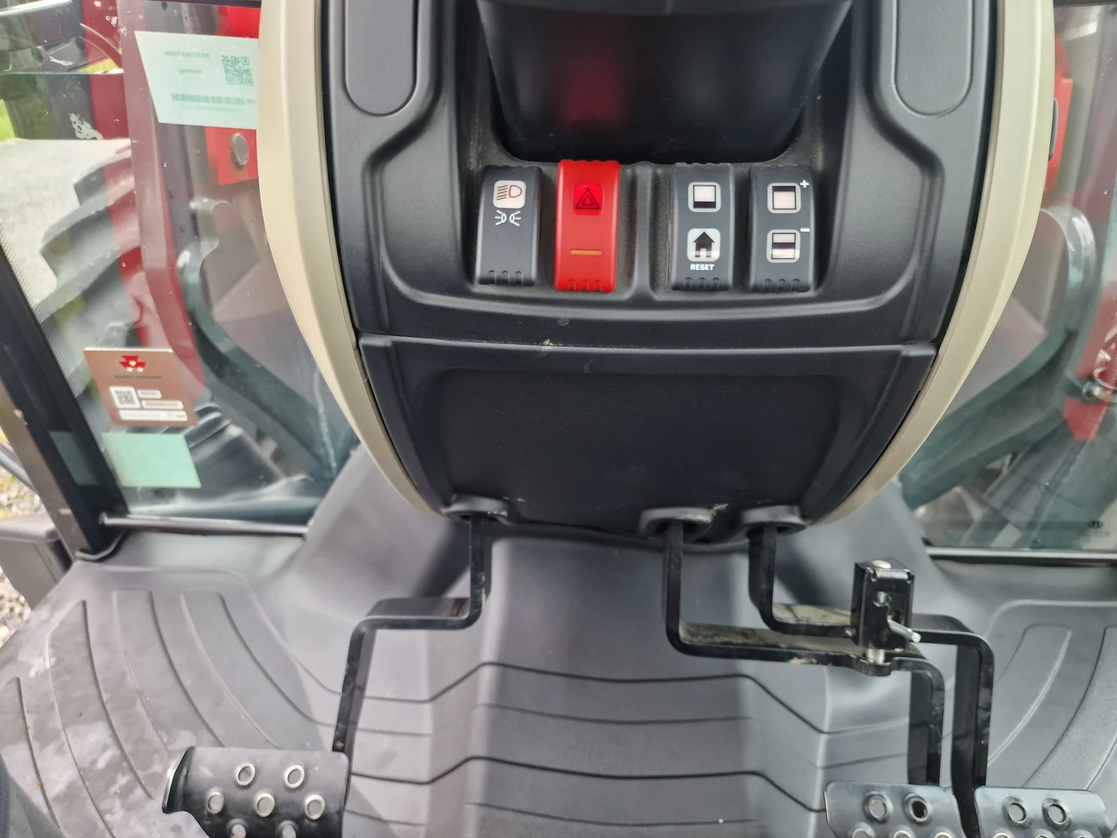 Massey Ferguson 4710M Dyna 2 – 2021