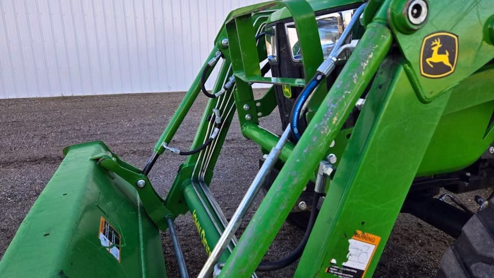 John Deere 300-E – 2020 avec chargeur