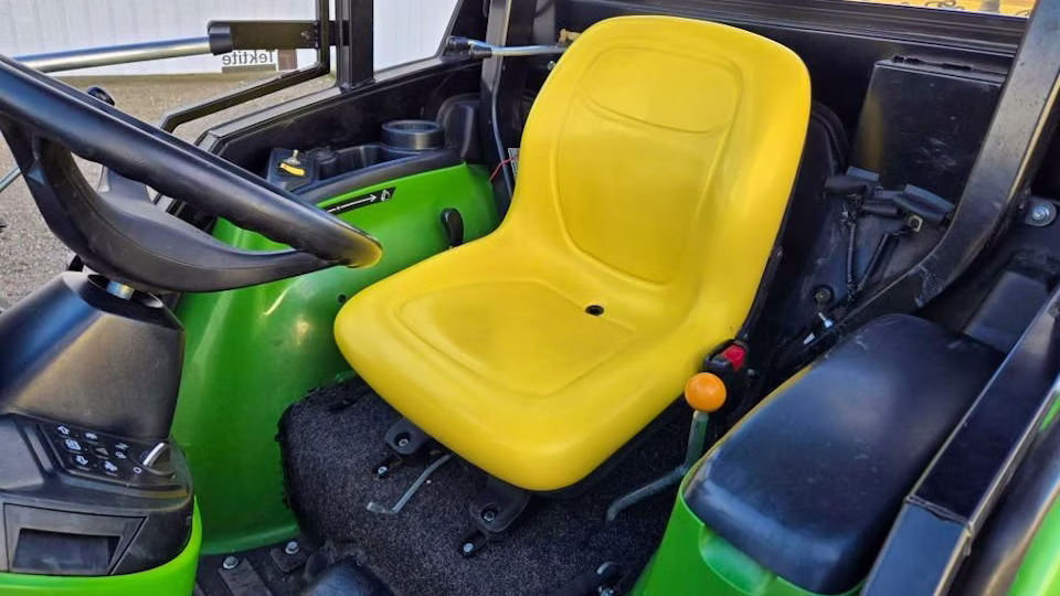 John Deere 300-E – 2020 avec chargeur